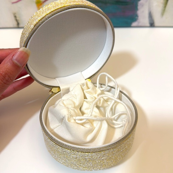 NWOT Dior beauty gold tone jewelry case - Picture 3 of 6